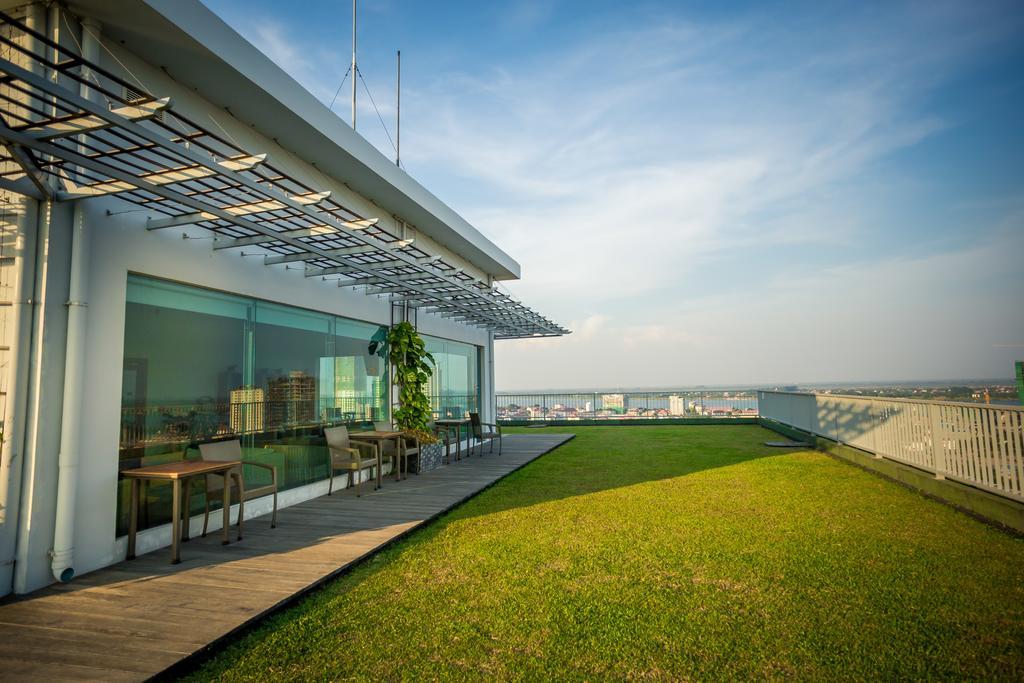 Bellevue Serviced Apartments Phnom Penh Exteriör bild