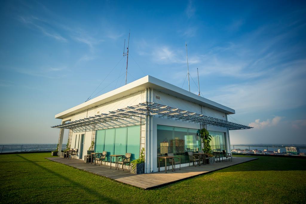 Bellevue Serviced Apartments Phnom Penh Exteriör bild