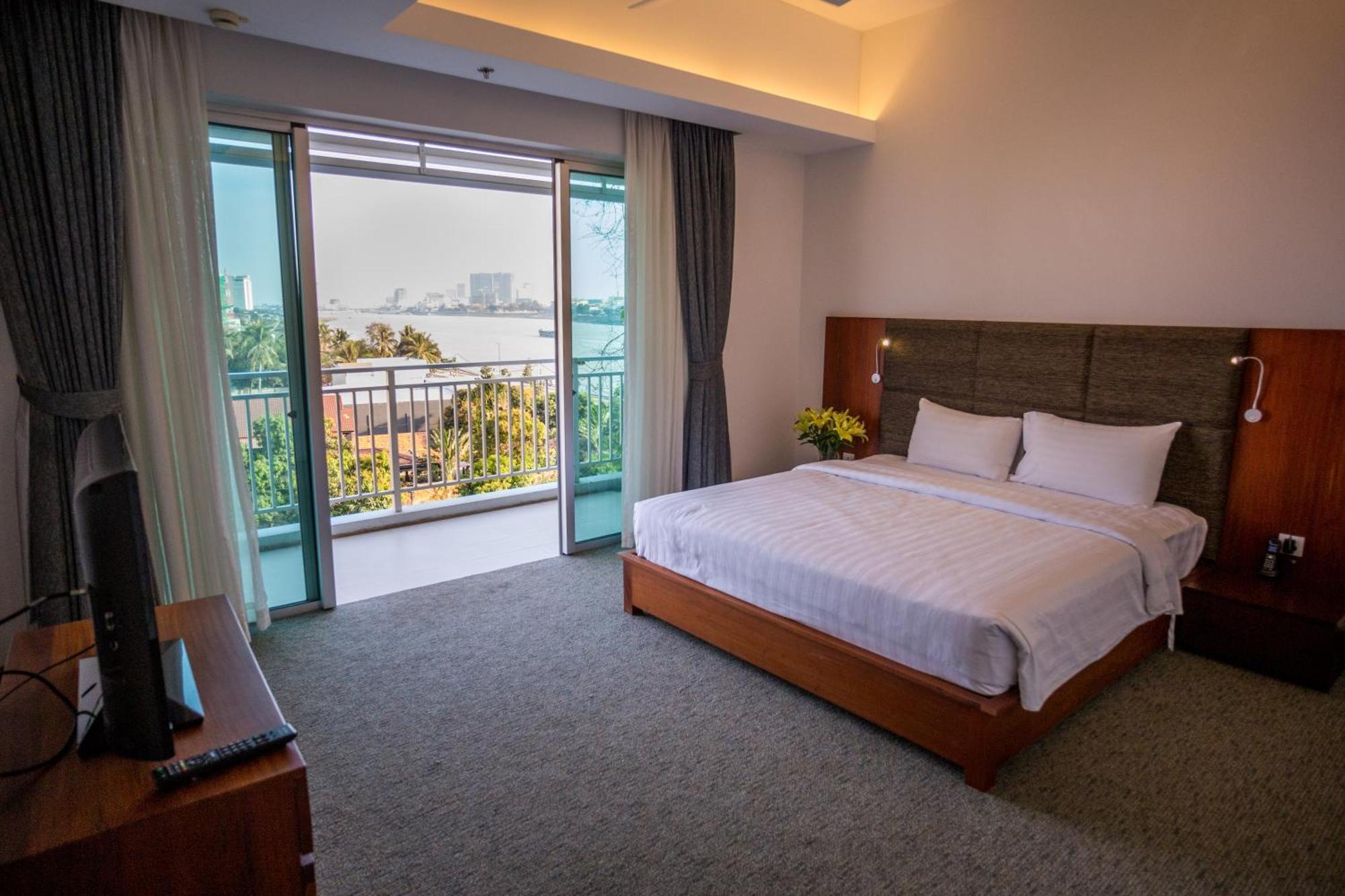 Bellevue Serviced Apartments Phnom Penh Exteriör bild