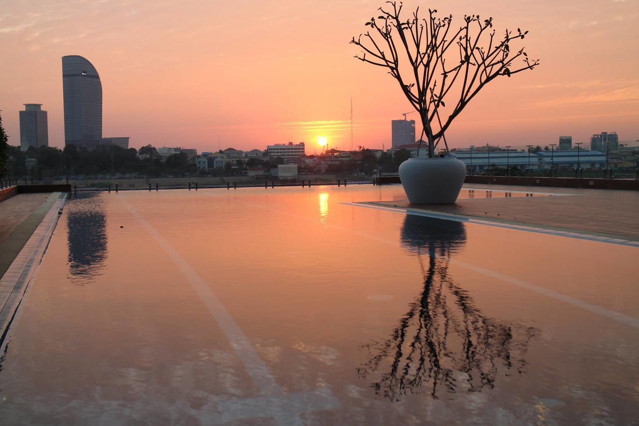 Bellevue Serviced Apartments Phnom Penh Exteriör bild
