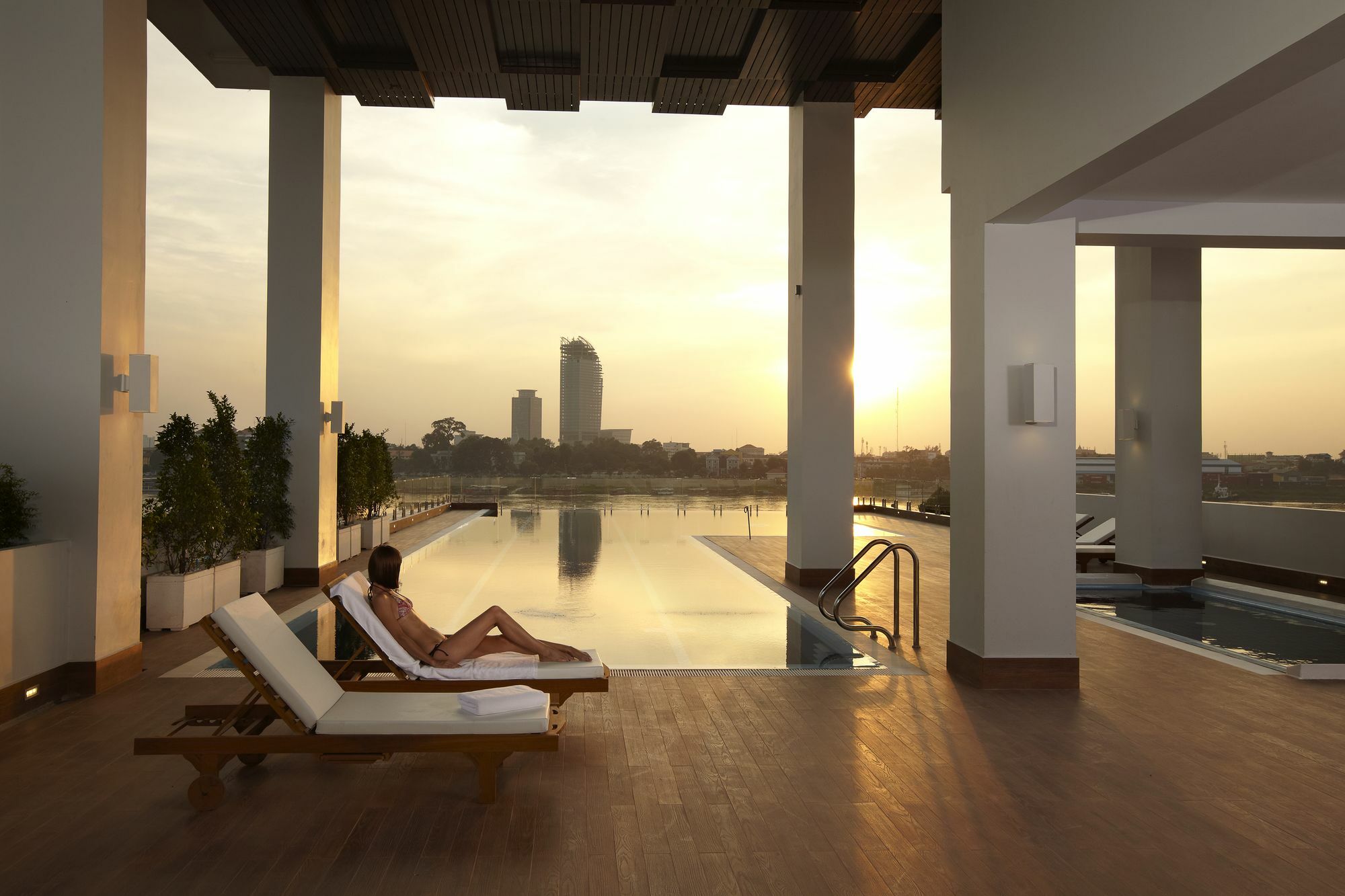 Bellevue Serviced Apartments Phnom Penh Exteriör bild