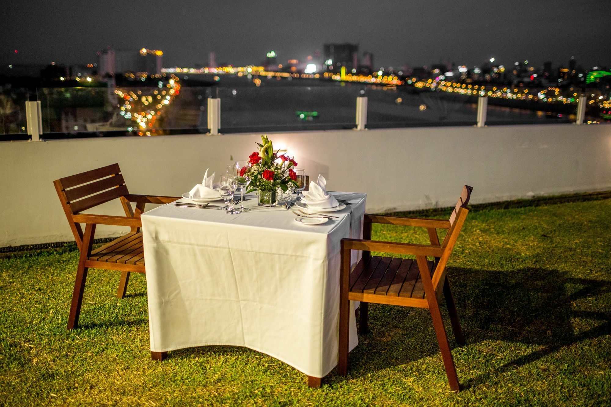 Bellevue Serviced Apartments Phnom Penh Exteriör bild