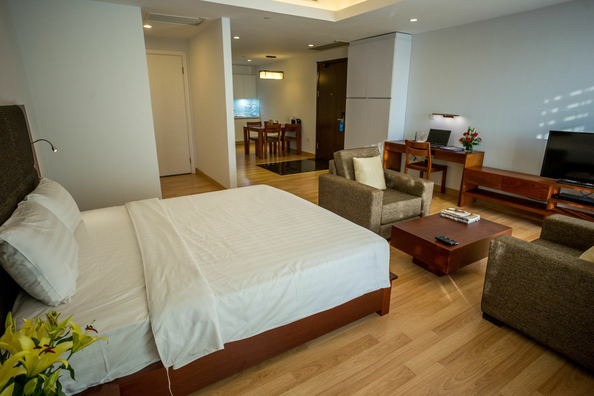 Bellevue Serviced Apartments Phnom Penh Exteriör bild